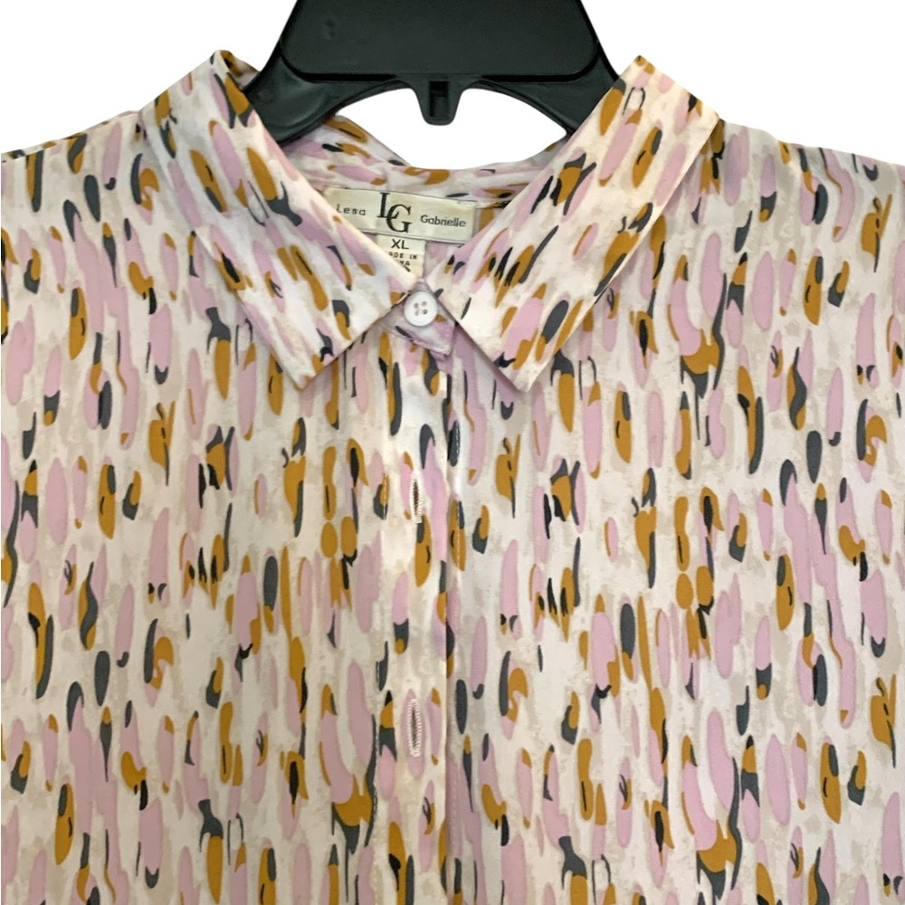 Beautiful hi-lo tunic. Multi-color. XL